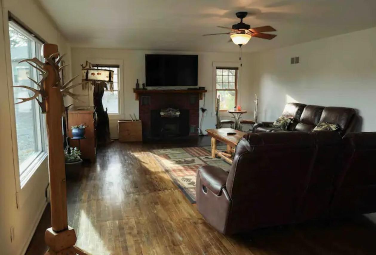 Sportsman Lodge Melrose Mt Butte ภายนอก รูปภาพ